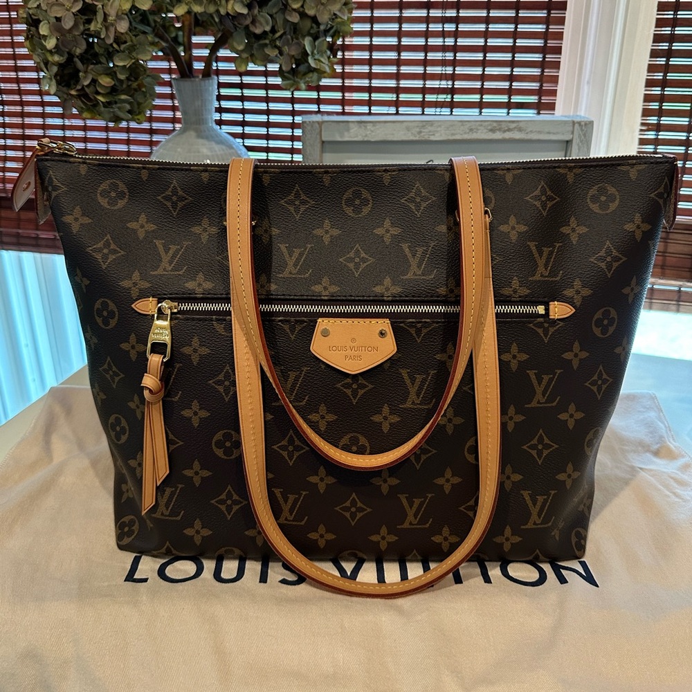 Louis Vuitton Monogram Iena MM Like New